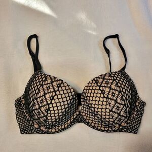 Victoria’s Secret Very Sexy lightly lined plunge bra size 34D lace
